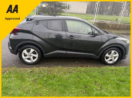 2019 Toyota C-HR 1.8 Petrol Hybrid thumbnail