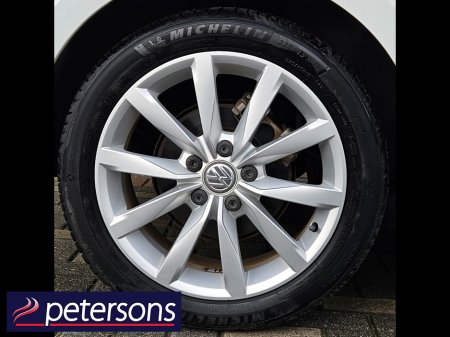 2017 Volkswagen Golf VOLKSWAGEN GOLF 1.2 PETROL AUTOMATIC - LOW MILEAGE €17,950 thumbnail