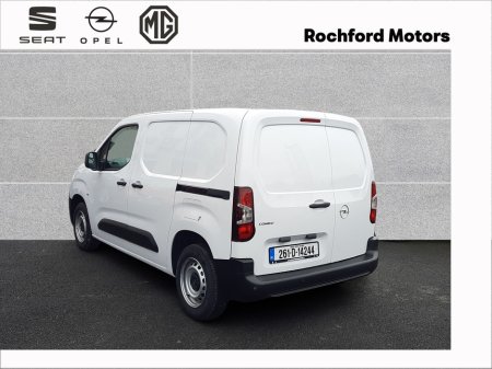 2026 Opel Combo L1H1 Komfort 1.5D 100HP €21,050 thumbnail