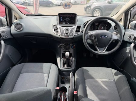 2011 Ford Fiesta - thumbnail 3
