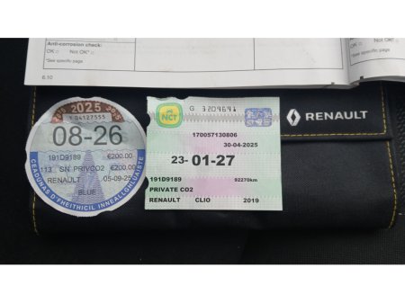 2019 Renault Clio - view 2