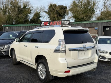 2017 Toyota Landcruiser  thumbnail