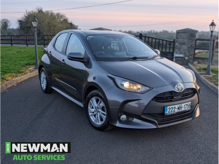 2022 Toyota Yaris - thumbnail 2