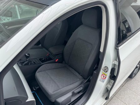 2020 Volkswagen Golf LIFE TSI €21,950 thumbnail