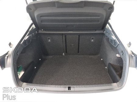 2025 Skoda Octavia Selection 2.0TDI 115HP €32,950 thumbnail