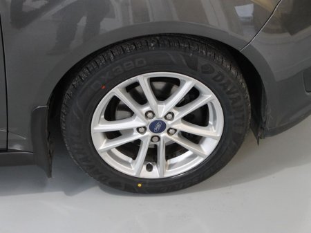 2017 Ford C-Max Zetec 1.5 TDCI 95PS M6 4DR €11,999 thumbnail