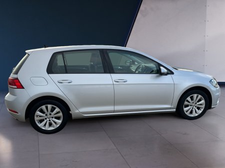 2019 Volkswagen Golf CL 1.6 TDI MANUAL 5SPEED 5DR 115HP 5 €18,900 thumbnail