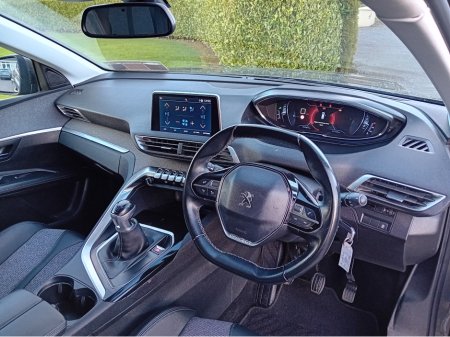 2019 Peugeot 3008 ALLURE 1.2 130 6.2 4DR €16,950 thumbnail