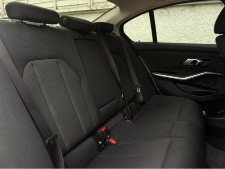 2021 BMW 3 Series 330e SE PRO AUTO / 20" UPGRADED ALLOYS / APPLE & ANDROID / ONE OWNER / BMW HISTORY / *FINANCE OPTIONS AVAILABLE* €26,949 thumbnail