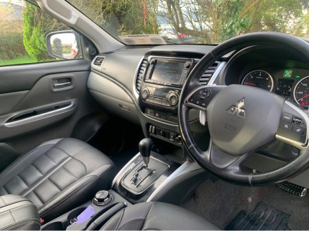 2015 Mitsubishi L200 DID BARBARIAN DCB 4DR 2.5 CR 4WORK €15,995 thumbnail