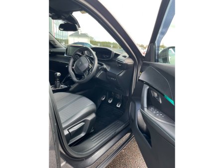 2023 Peugeot 2008 - thumbnail 7