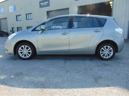 2011 Toyota Verso - thumbnail 3