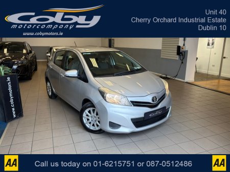 2014 Toyota Yaris - thumbnail 1