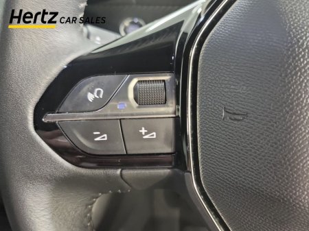 2023 Peugeot 2008 - thumbnail 24