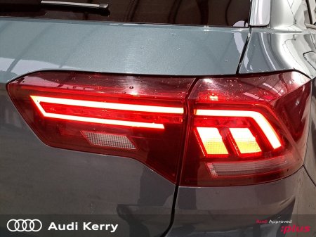 2023 Volkswagen T-Roc LIFE 2.0 TDI 116HP WITH HEATED SEATS AND REAR CAMERA €31,900 thumbnail