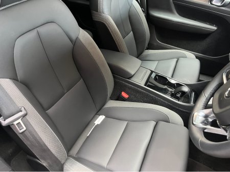 2022 Volvo XC40 - thumbnail 10