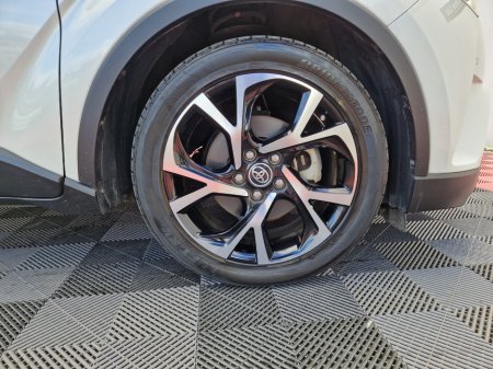 2018 Toyota C-HR - thumbnail 38