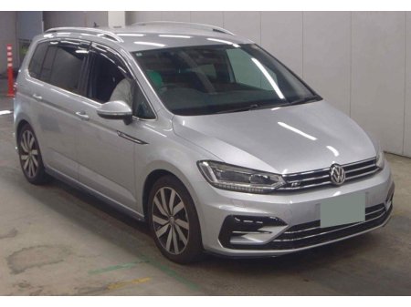 2020 Volkswagen Touran  €27,950 thumbnail