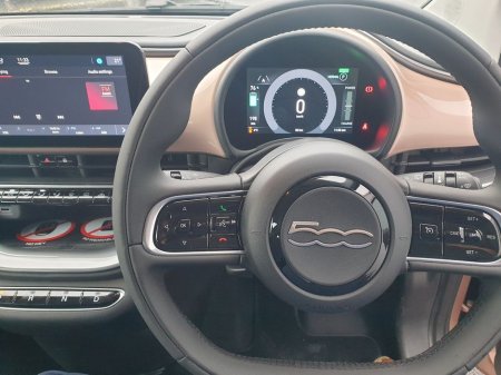 2025 Fiat 500 Icon 42kWh (320Kms WLTP Range) €19,950 thumbnail