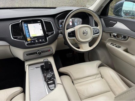 2020 Volvo XC90 MOMENTUM PRO D5 AWD AUTO *PANORAMIC SUNROOF* €35,900 thumbnail