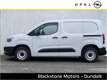 2024 Opel Combo L1H1 Cargo Komfort 2000 1.5D 100PS €26,495