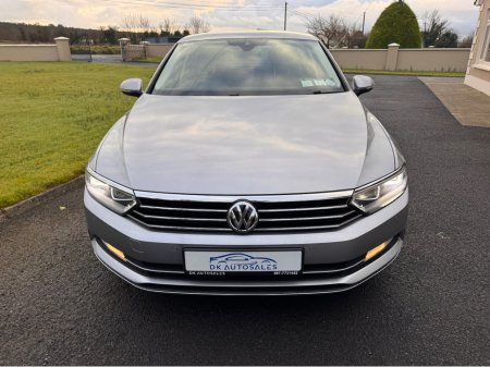 2019 Volkswagen Passat HIGHLINE 2.0 TDI MANUAL 6SPEED FWD 150HP 4DR €15,450 thumbnail
