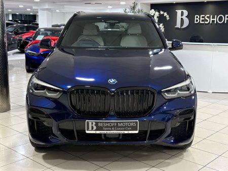 2022 BMW X5 45e M-SPORT HYBRID=TECH/COMFORT/SKY LOUNGE PACKAGES=LOW MILES//FULL BMW SERVICE HISTORY=222 REG=ORIGINAL IRISH SUPPLIED//TAILORED FINANCE PACKAGES AVA €66,995 thumbnail