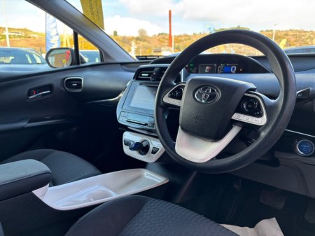 2016 Toyota Prius - view 4