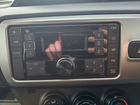 2016 Toyota Vitz - thumbnail 19