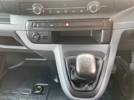 2019 Citroen Dispatch - thumbnail 24