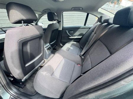 2010 BMW 3 Series - thumbnail 12