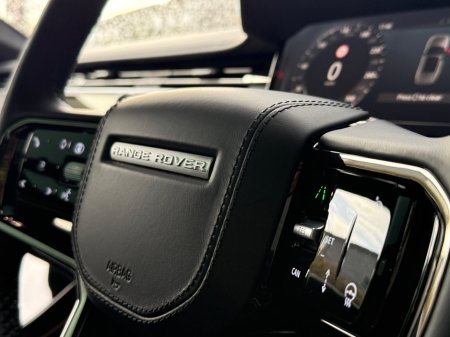 2025 Land Rover Range Rover Sport - thumbnail 12