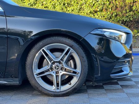 2019 Mercedes-Benz A Class A200d AMG-LINE PREMIUM PLUS // OPENING PAN ROOF // LEATHER HEATED SEATS // VIRTUAL COCKPIT €26,900 thumbnail