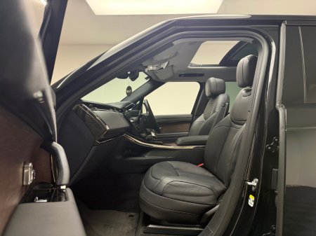 2024 Land Rover Range Rover Sport HSE DYNAMIC P460E *PAN ROOF* €104,990 thumbnail