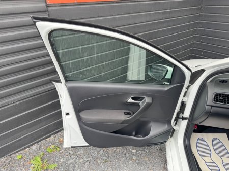 2016 Volkswagen Polo - thumbnail 16