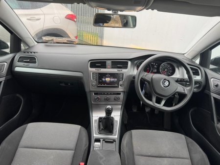 2015 Volkswagen Golf 1.6 TDI BLUE MOTION 110PS 5DR €9,950 thumbnail