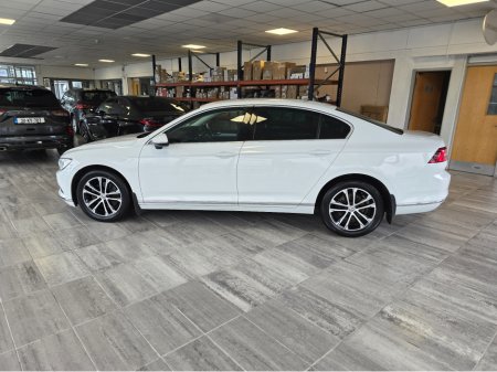 2019 Volkswagen Passat - thumbnail 1