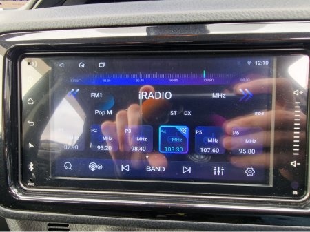 2018 Toyota Yaris - thumbnail 22