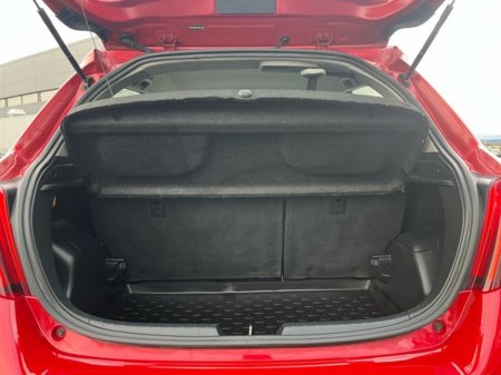 2016 Toyota Yaris - thumbnail 10