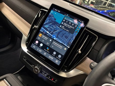 2025 Volvo XC90 T8 PLUS AWD=VAPOUR GREY//PAN ROOF//AS NEW=2 YEAR WARRANTY=TAILORED FINANCE PACKAGES INCL PCP AVAILABLE=TRADE IN'S WELCOME €79,995 thumbnail