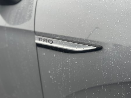 2023 Volkswagen ID.4 PRO 150 KW LIFE 77KWH  • One Owner • Big Battery • Moonstone Grey • Immaculate. €22,950 thumbnail