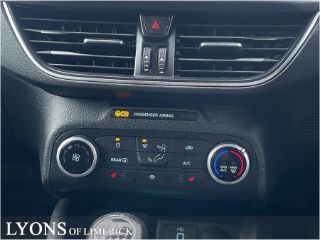 2019 Ford Focus - thumbnail 12