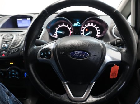 2017 Ford Fiesta *38* ZETEC 1.25 60PS M5 5DR MCA 4DR €9,900 thumbnail