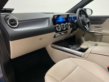 2022 Mercedes-Benz EQA - thumbnail 6