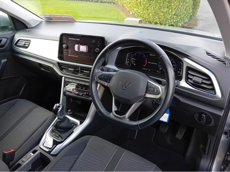 2022 Volkswagen T-Roc LIFE 2.0 TDI MANUAL 6SPEED FWD 116HP 5 5DR thumbnail