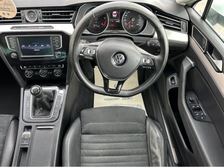 2016 Volkswagen Passat - thumbnail 23