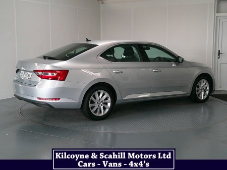 2022 Skoda Superb AMBITION 2.0 TDI 150HP 5DR thumbnail