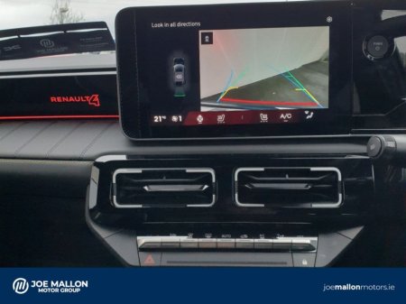 2026 Renault 4 iconic 52kWh 150hp thumbnail