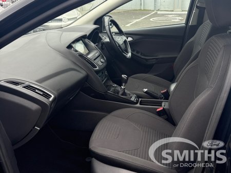 2018 Ford Focus - thumbnail 3