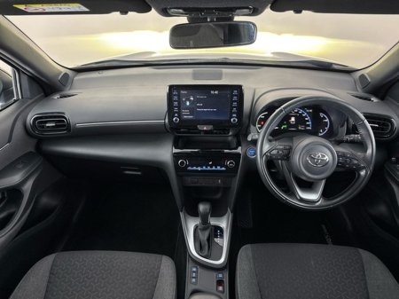 2023 Toyota Yaris Cross HYBRID LUNA SPORT €27,950 thumbnail